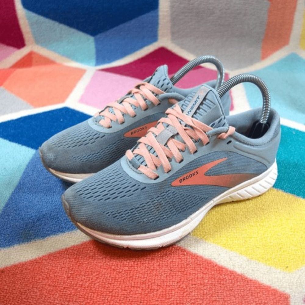 Brooks Womens Transmit 2 Running Shoe Size 7